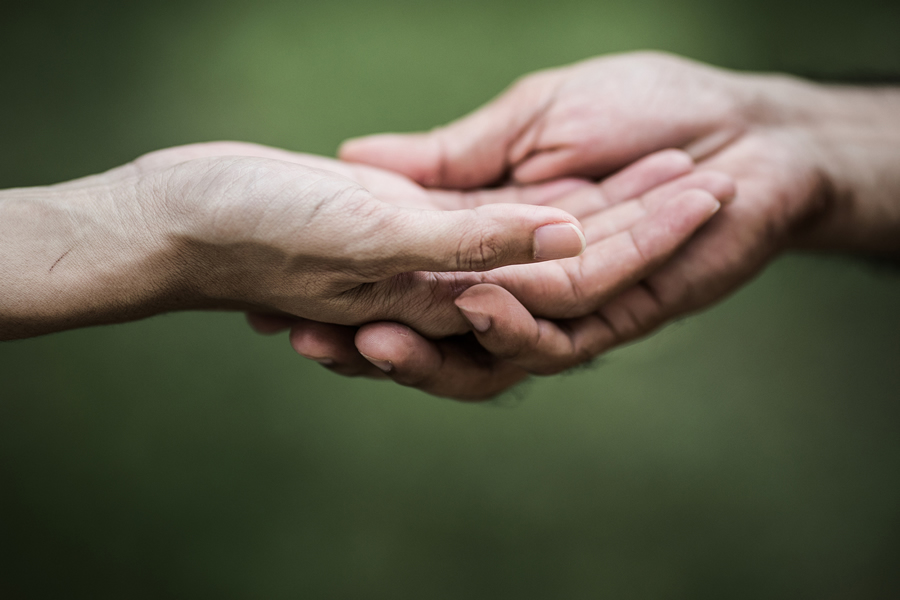 helpinghands900x600