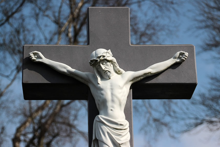 jesusoncross2